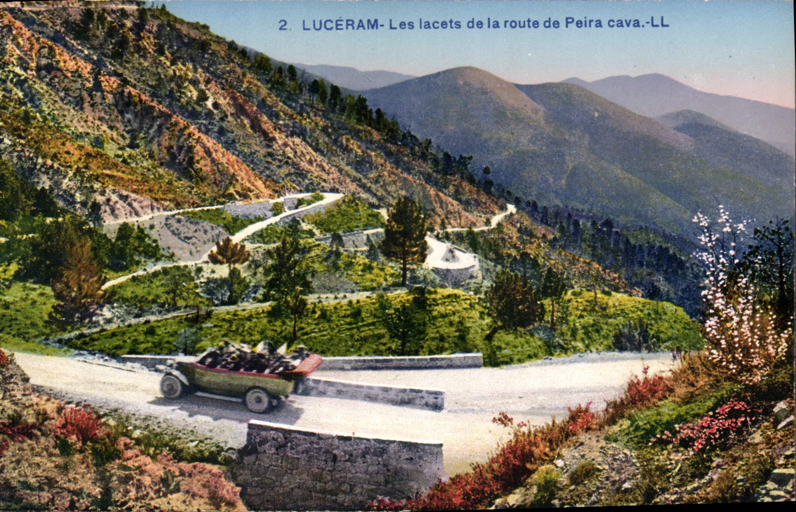 CPA Luceram Les lacets de la route de Peira cava Automobile