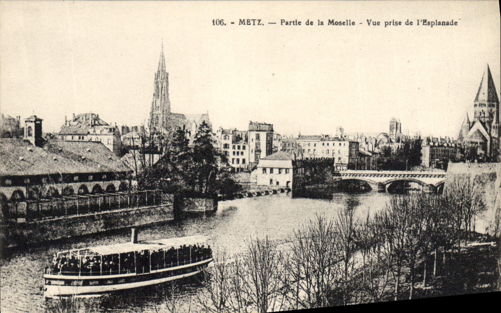 CPA Metz Portie de la Moselle Vue prise de l'Esplanade Bateau