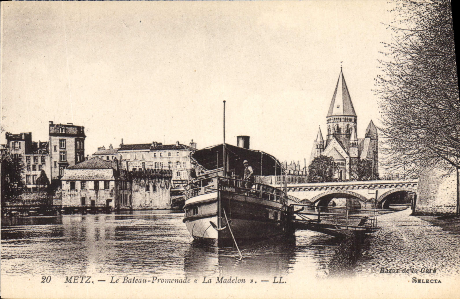 CPA Metz La Bateau Promenade La Madelon 