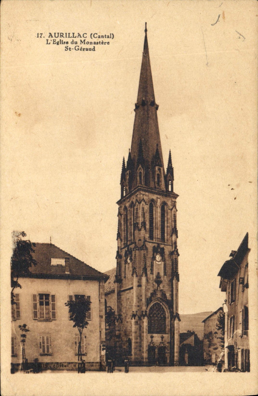 CPA Aurillac Cantal L'eglise du monastere St Geraud