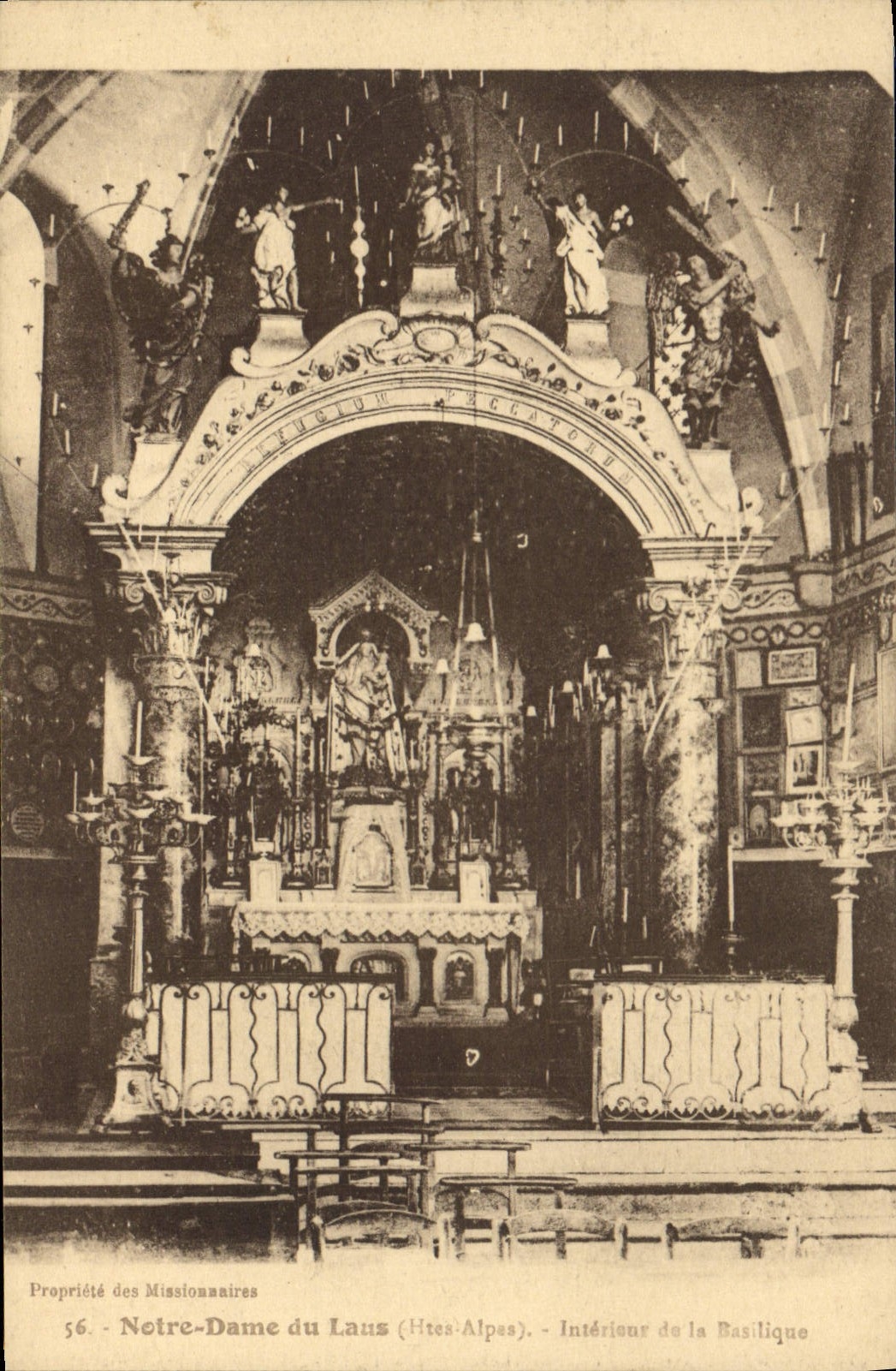 CPA Notre Dame du Laus Hautes Alpes Interieur de la Basilique