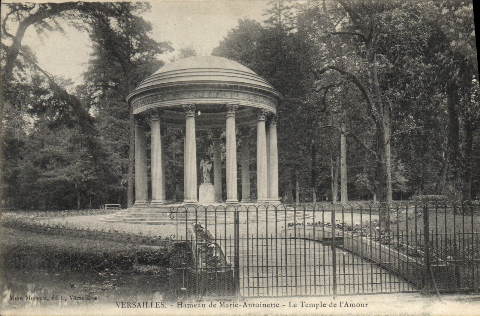 CPA Versailles Hameau de Marie Antoinette Le Temple de l'Amour
