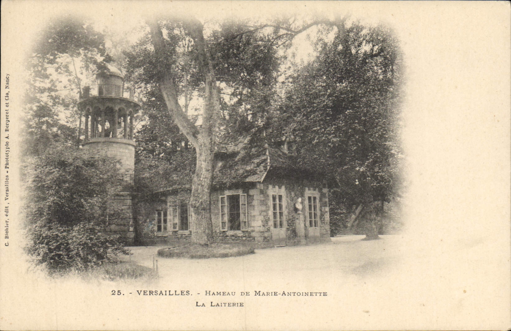 CPA Versailles Hameau de Marie Antoinette La Laiterie 