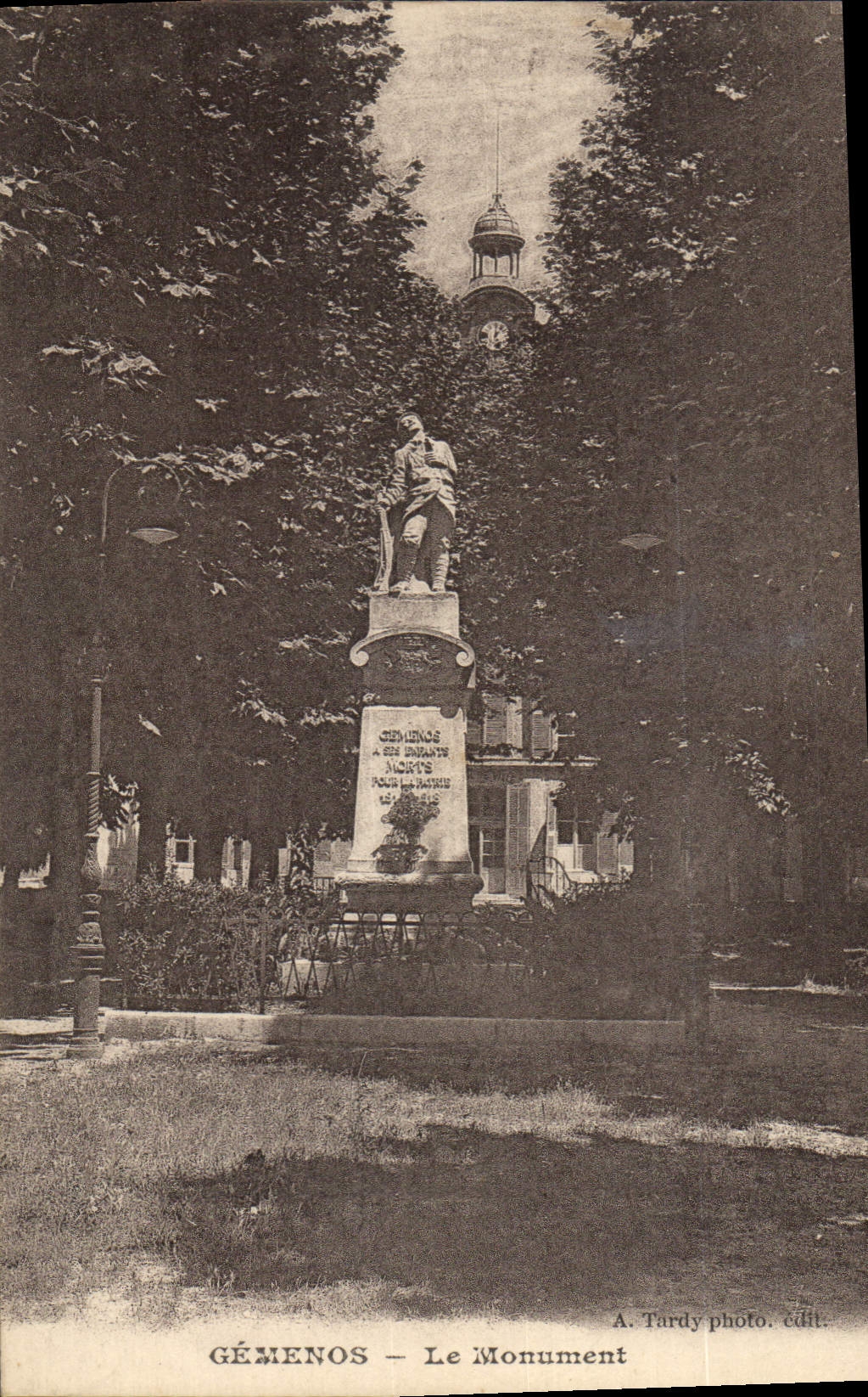 CPA Gemenos Le Monument 