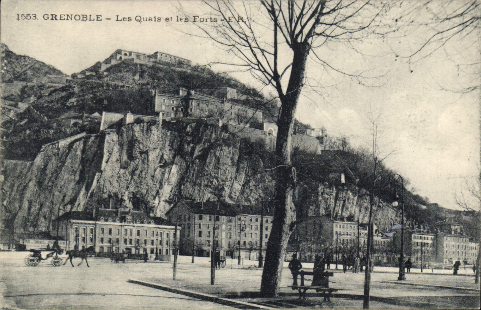 CPA Grenoble Les quais et les Forts 