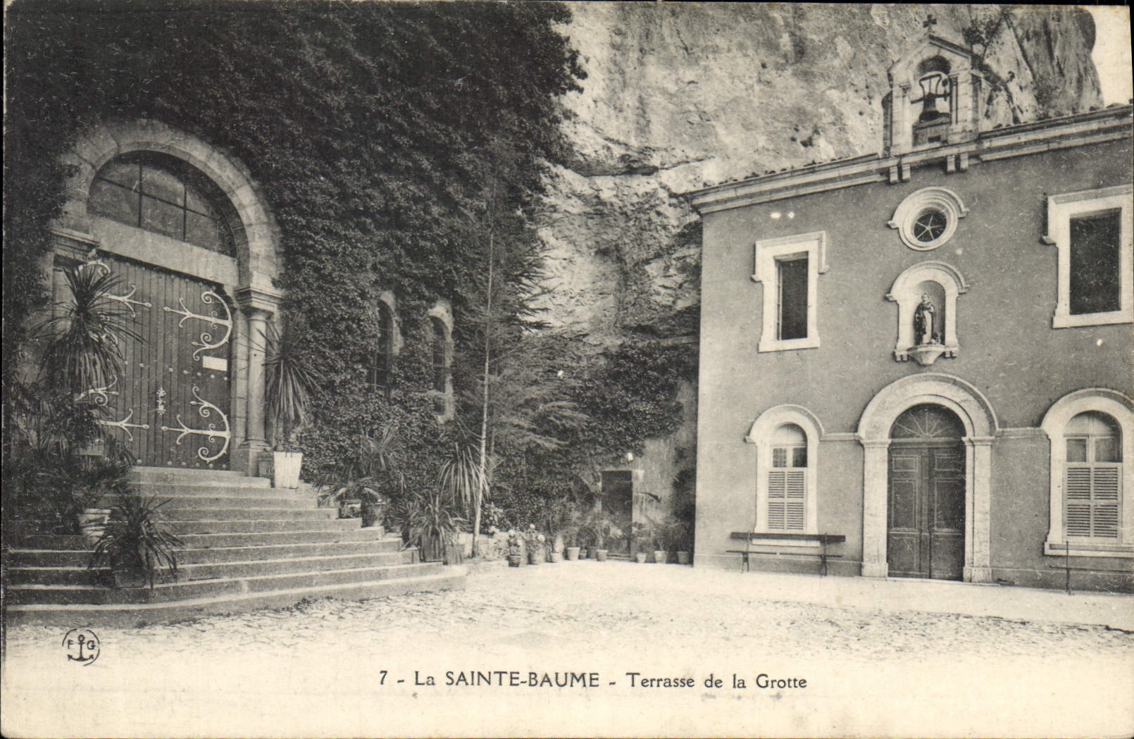 CPA La Sainte Baume Terrasse de la Grotte 