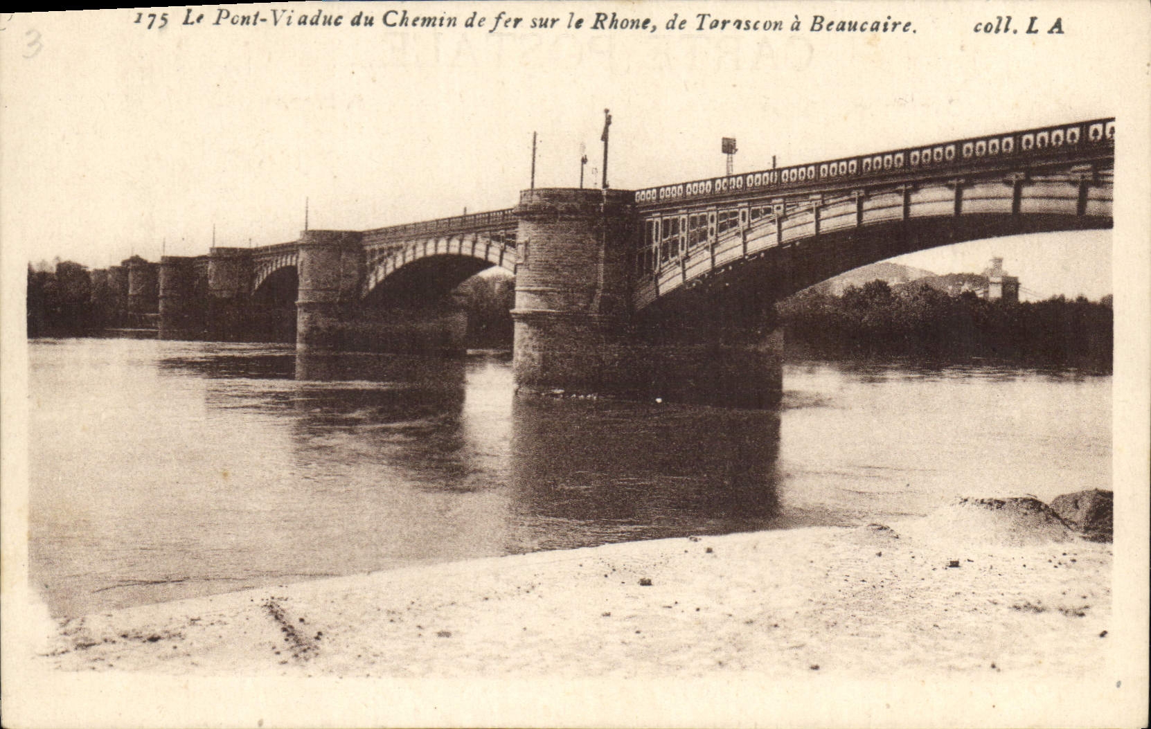 CPA Le Pont Viaduc du Chemin de fer sur le Rhone de Terrase on a Beaucaire