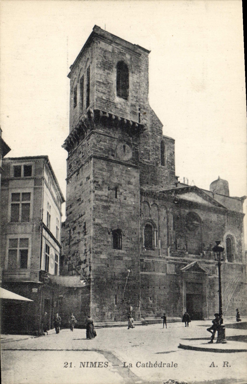 CPA Nimes La Catthedrale 