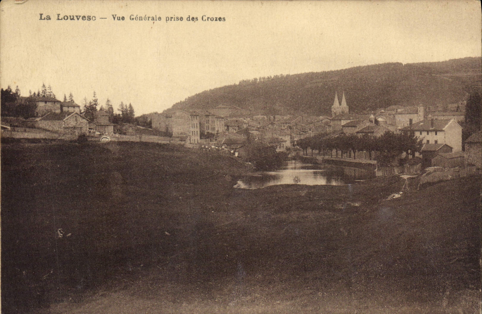 CPA La Louvesc Vue generale prise des Croses