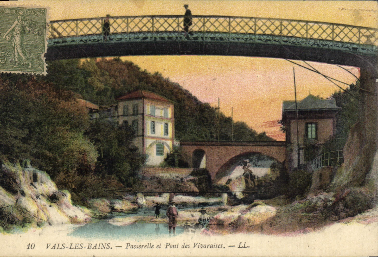 CPA Vals les Bains Paserelle et Pont des Vivaraises