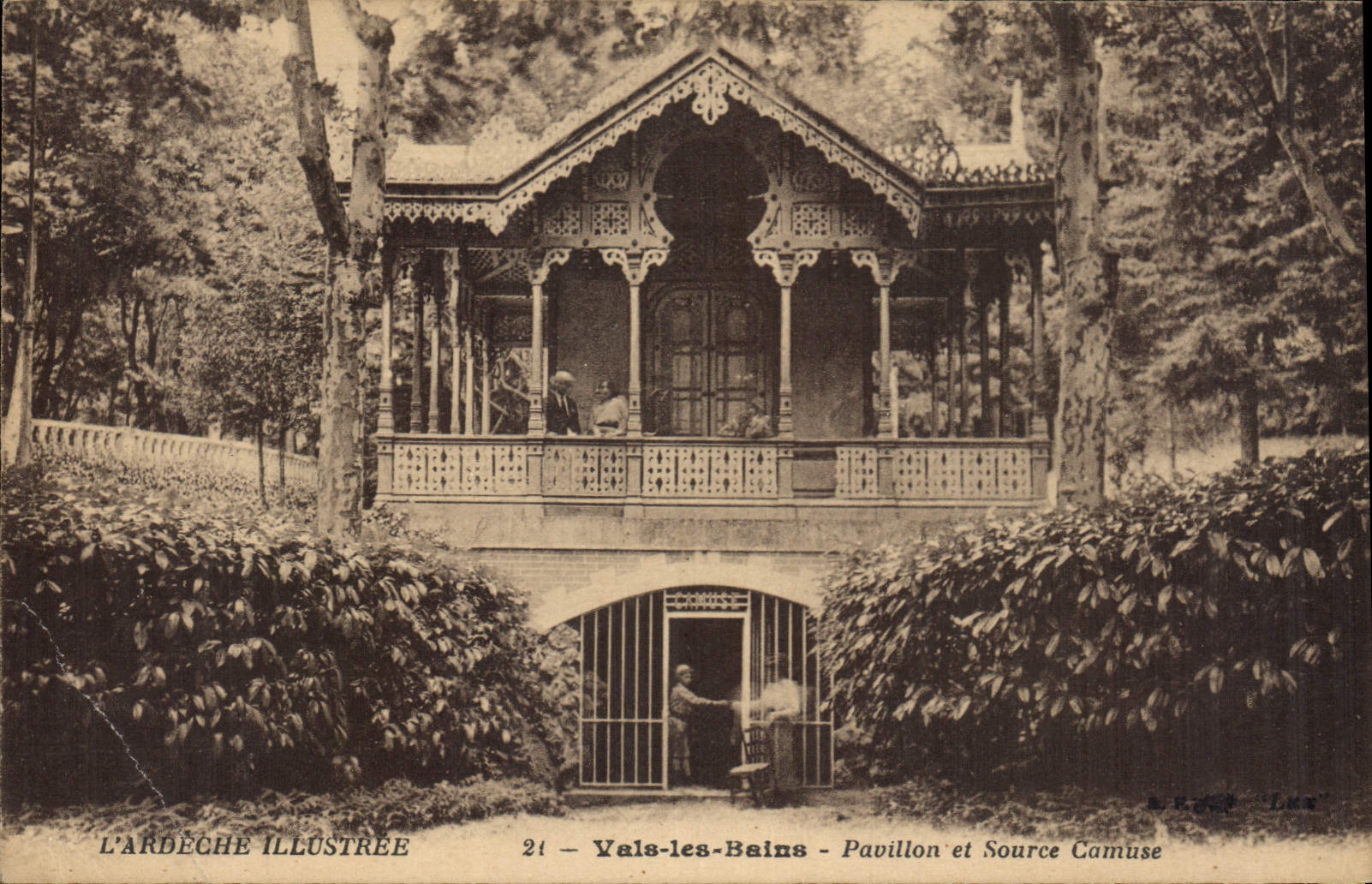 CPA l'Ardeche Illustree Vals les Bains Pavillon et Source Camuse