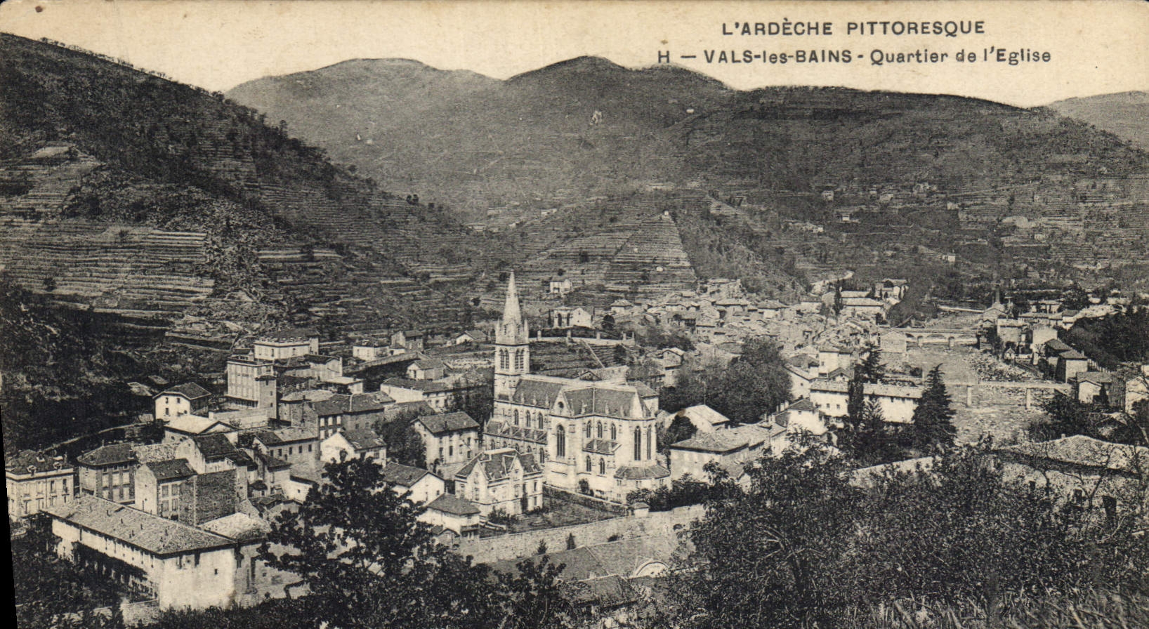 CPA l'Ardeche Pittoresque Vals les Bains Quartier de l'Eglise