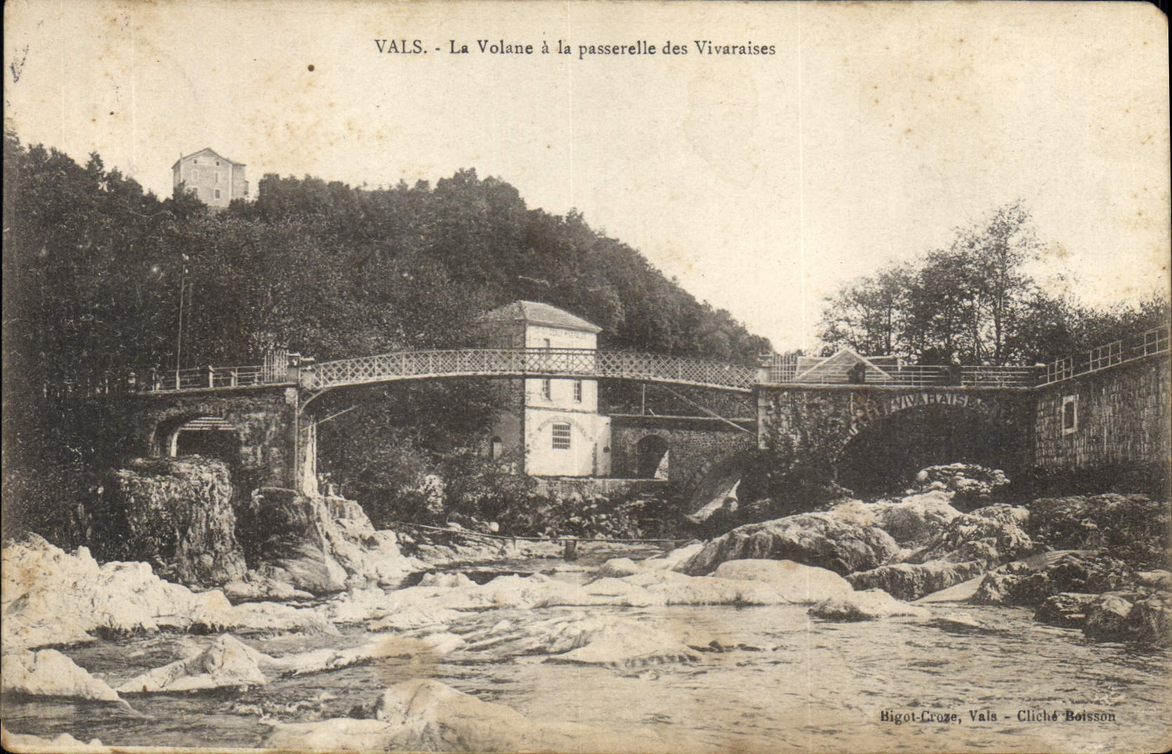 CPA Vals Le Volane a la Passerelle des Vibaraises