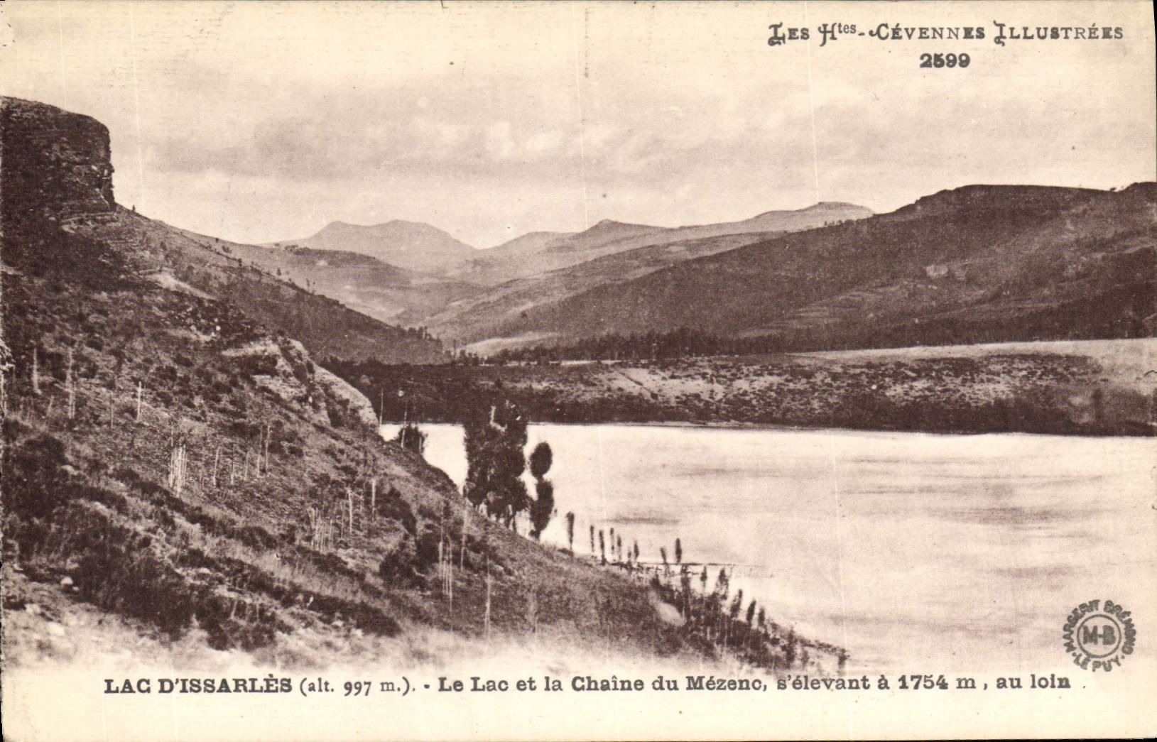 CPA Lac d'Issarles Le Lac et la Chaine du Mezeno 