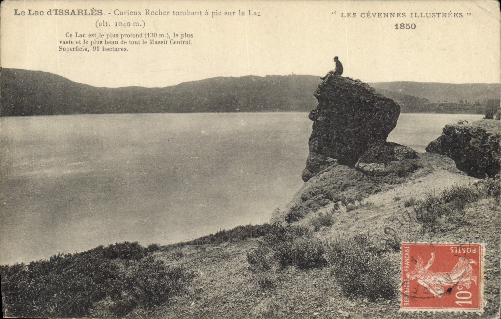 CPA Les Htes Cevennes Illustrees Lac d'Issarles Curieux Rocher tombeau a pic sur le Lac 