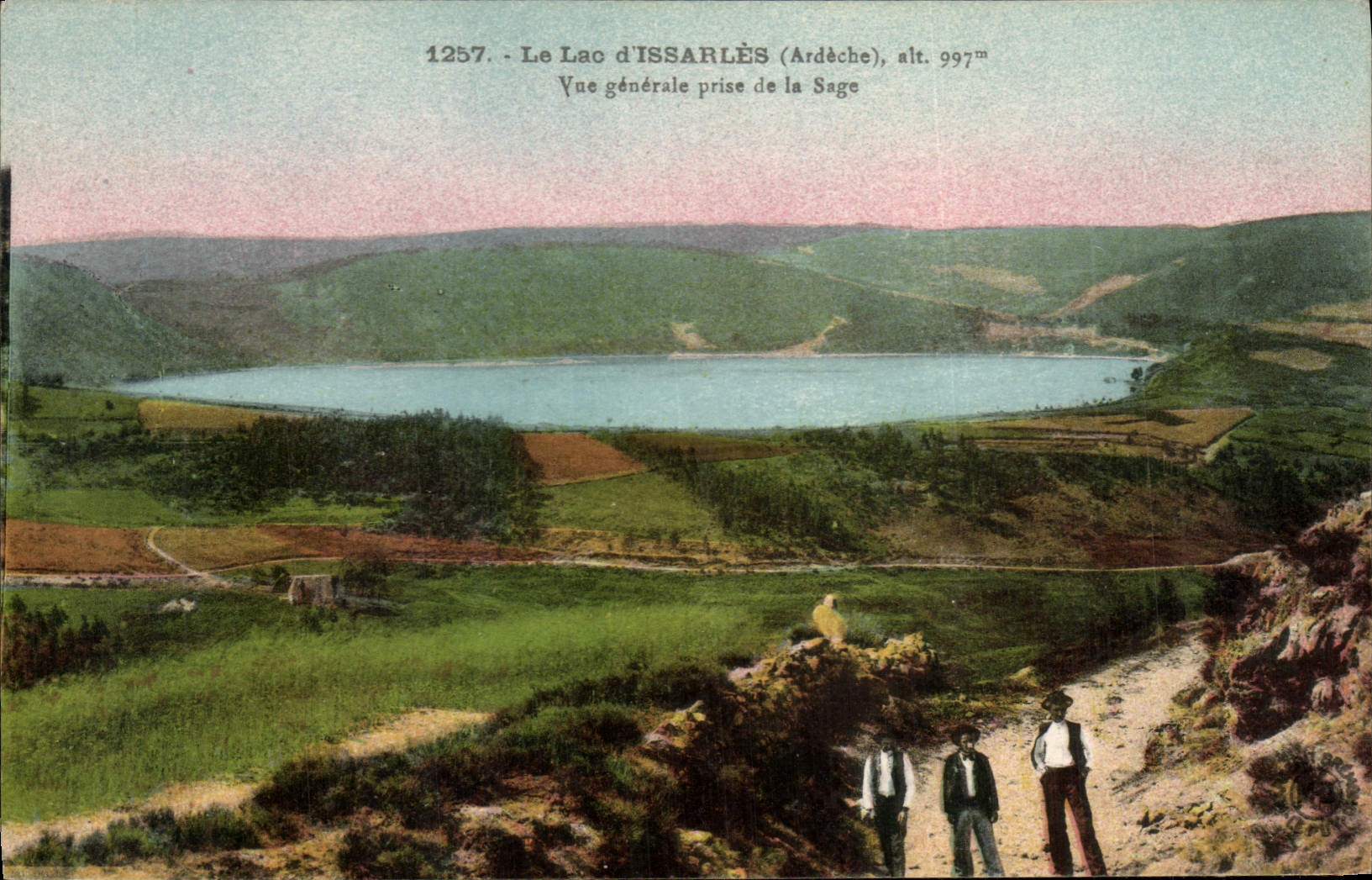 CPA Le Lac d'Issarles Ardeche Vue generale prise de la Sage 