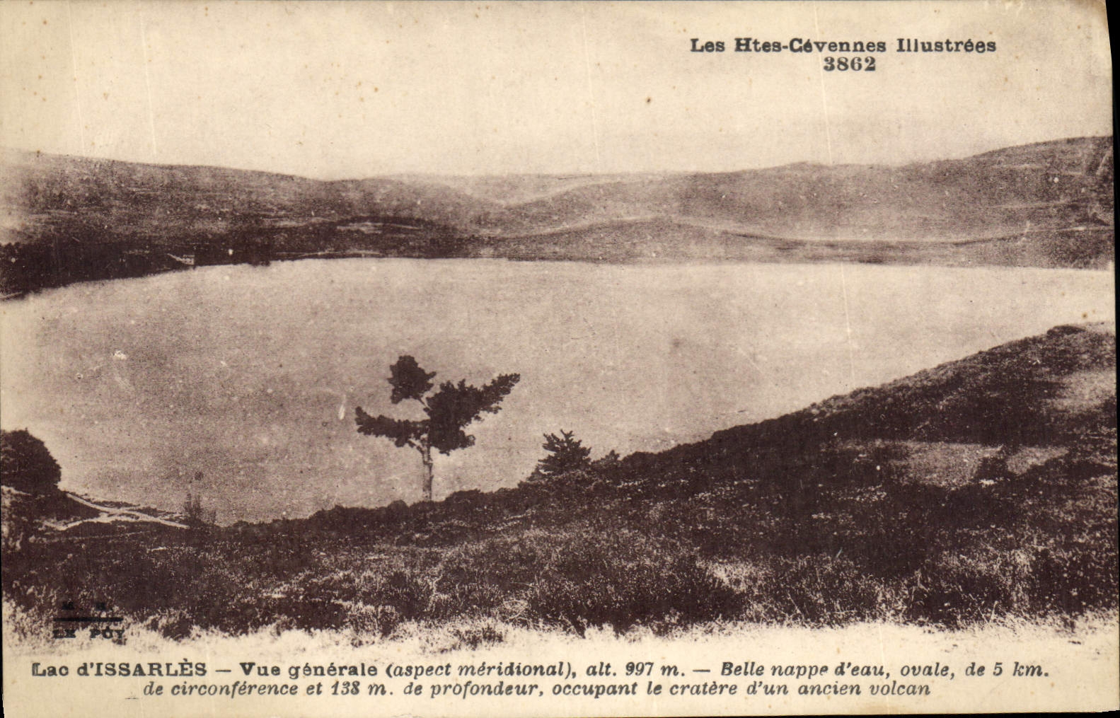 CPA Les Htes Cavennes Illustrees Lac d'Issarles Vue generale Belle nappe d'eau 