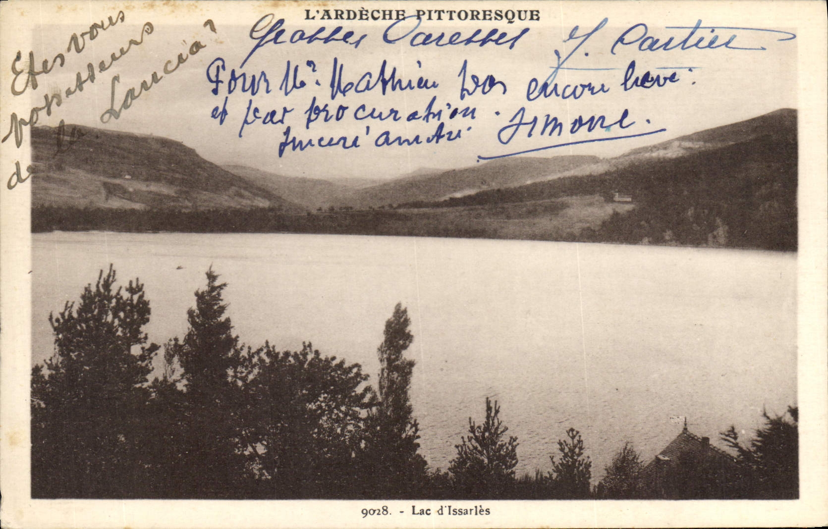 CPA l'Ardeche Pittoresque Lac d'Issarles 
