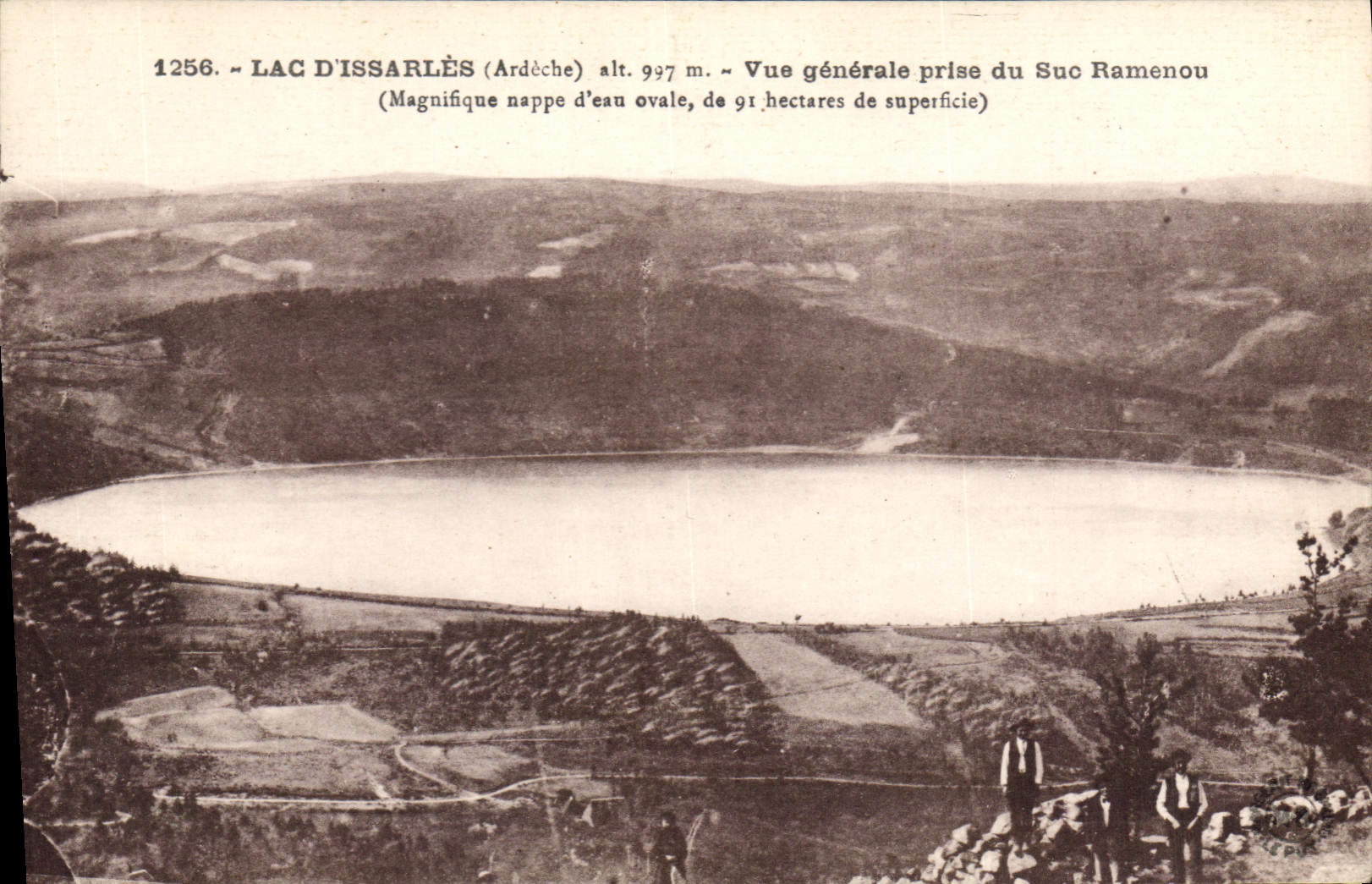 CPA Lac d'Issarles Ardeche Vue generale prise du Suc Ramenou