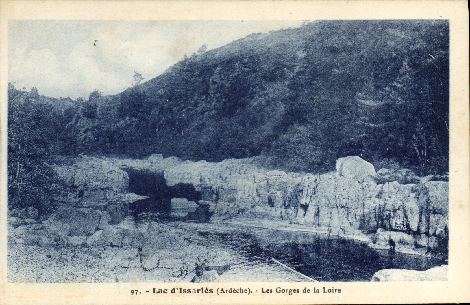 CPA Lac d'Issarles Ardeche Les Gorges de la Loire