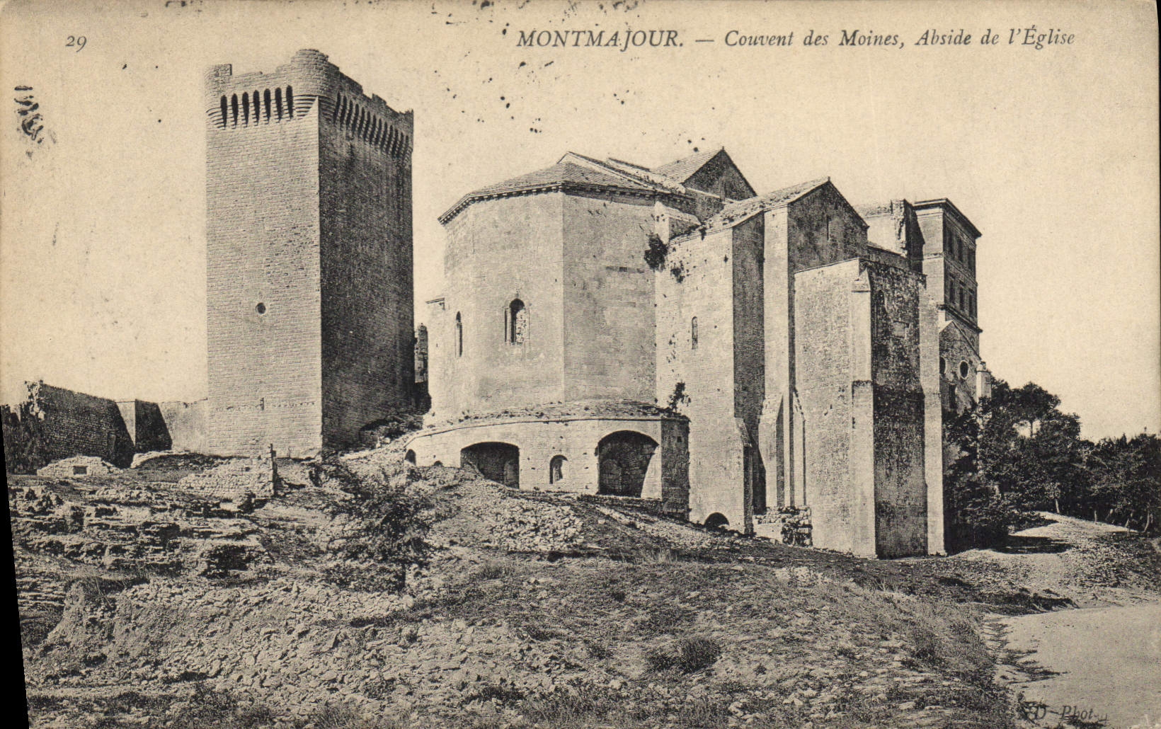 CPA Montmajour Couvent des Moines Abside de l'Eglise