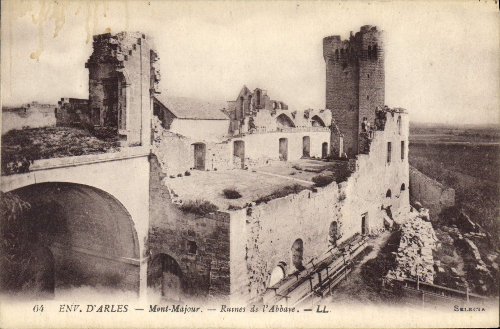CPA Env d'Arles Mont Major Ruines de'l'Abbaye