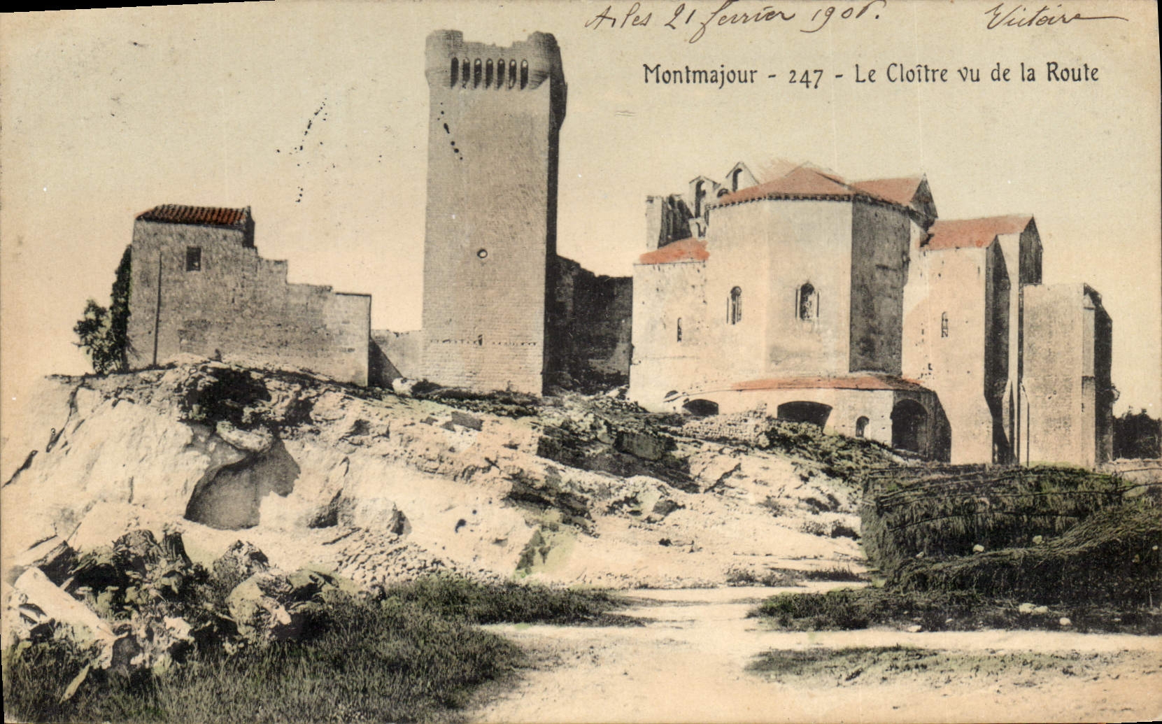 CPA Montmajour le Cloitre vu de la Route 