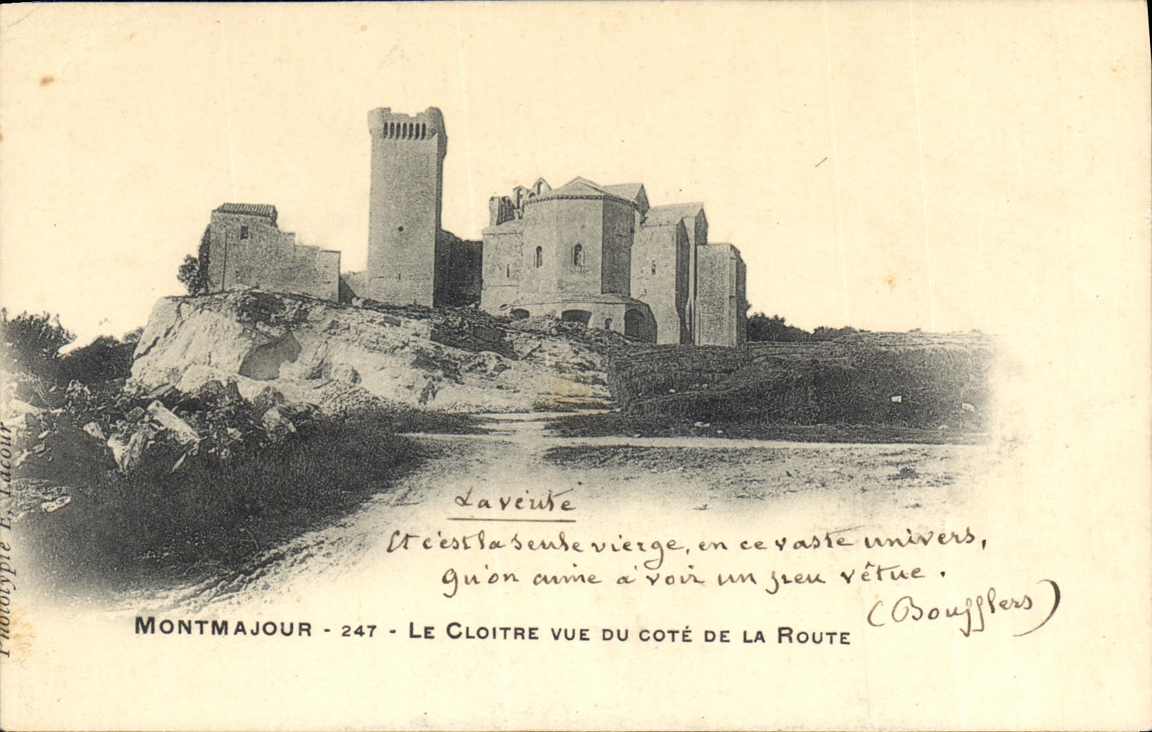 CPA Montmajour le Cloitre vue du Cote de la Route