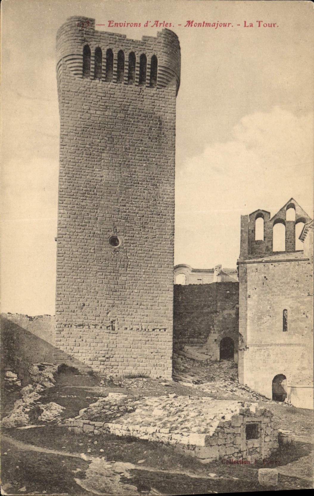 CPA Environs d'Arles Montmajour la Tour 