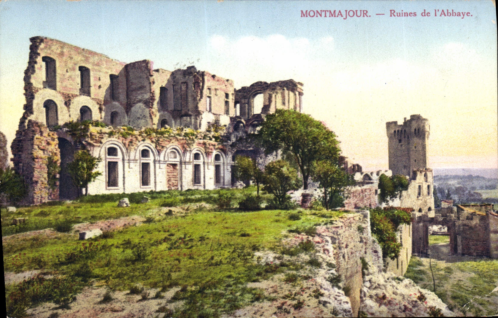 CPA Montmajour Ruines de l'Abbaye 