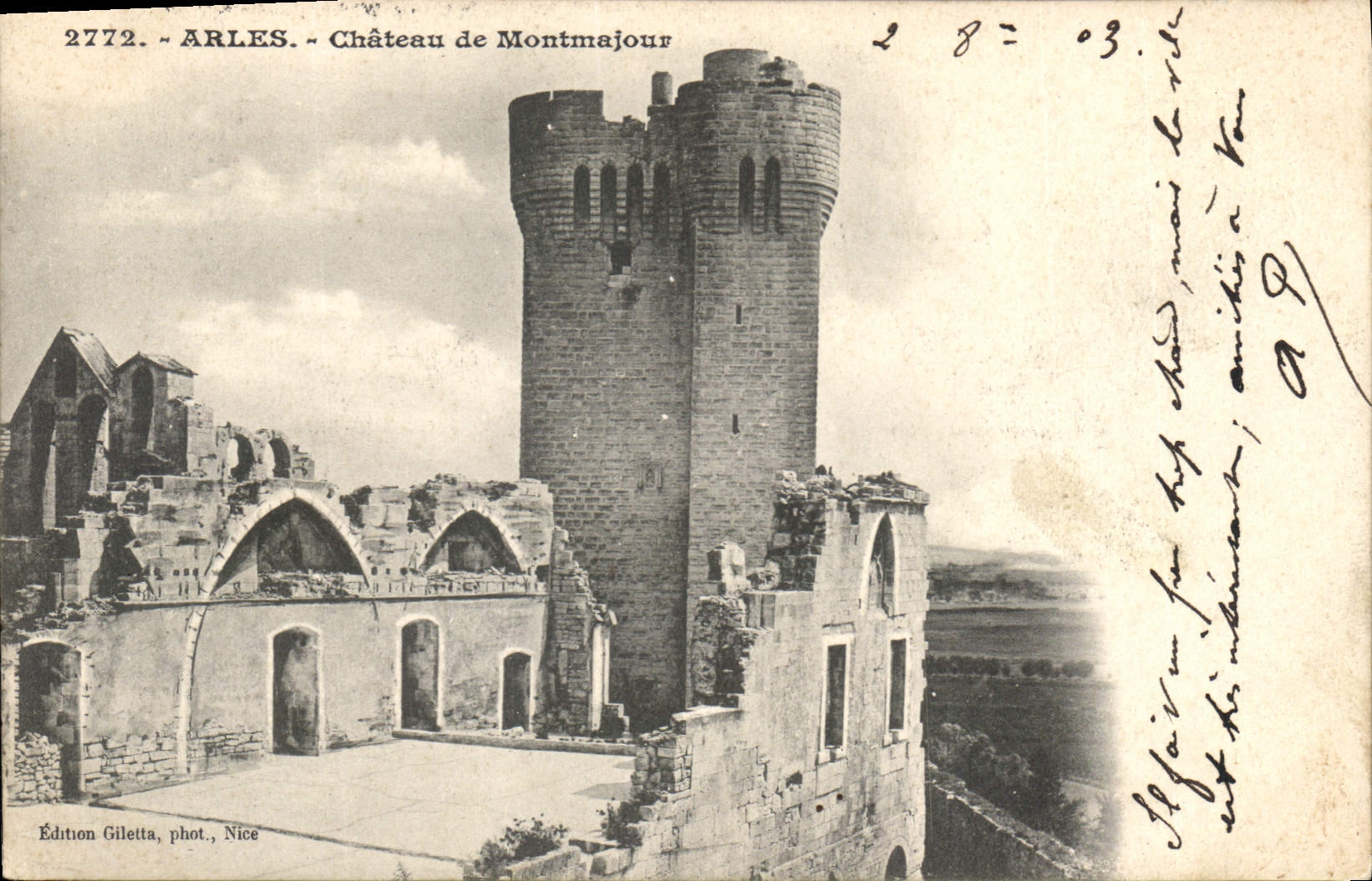 CPA Arles chateau de Montmajour 