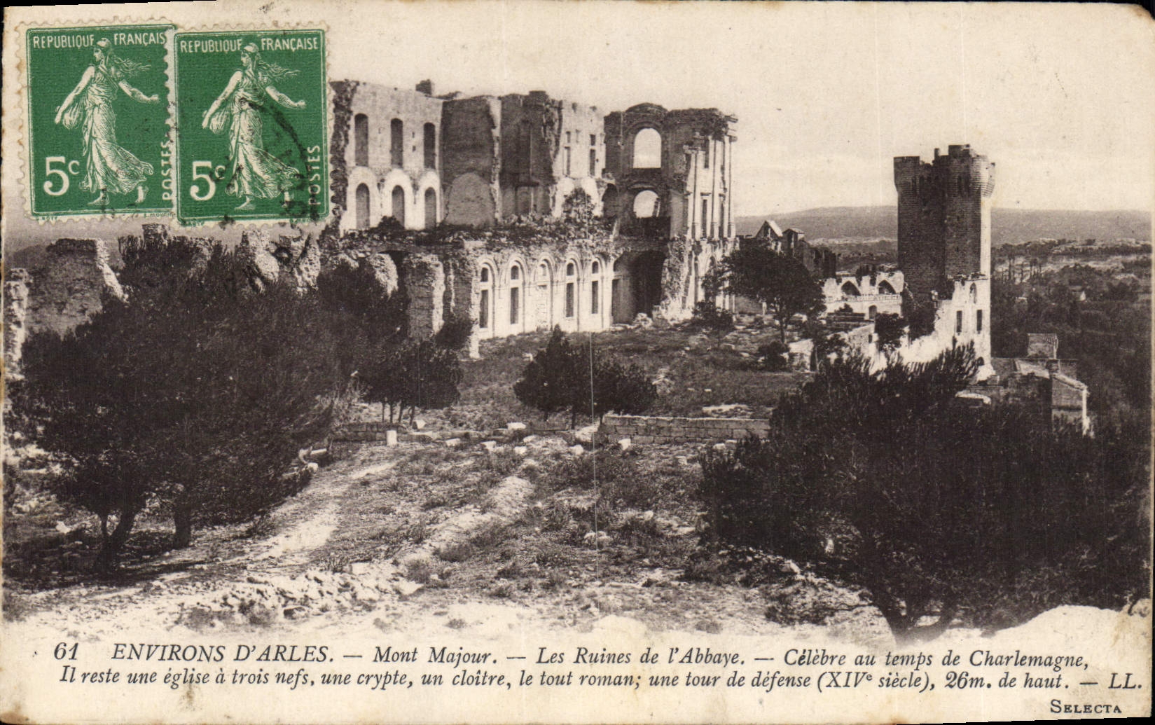 CPA Environs d'Arles Mont Majour les Ruines de l'Abbaye Celebre au temps de Charlemagne Il reste une