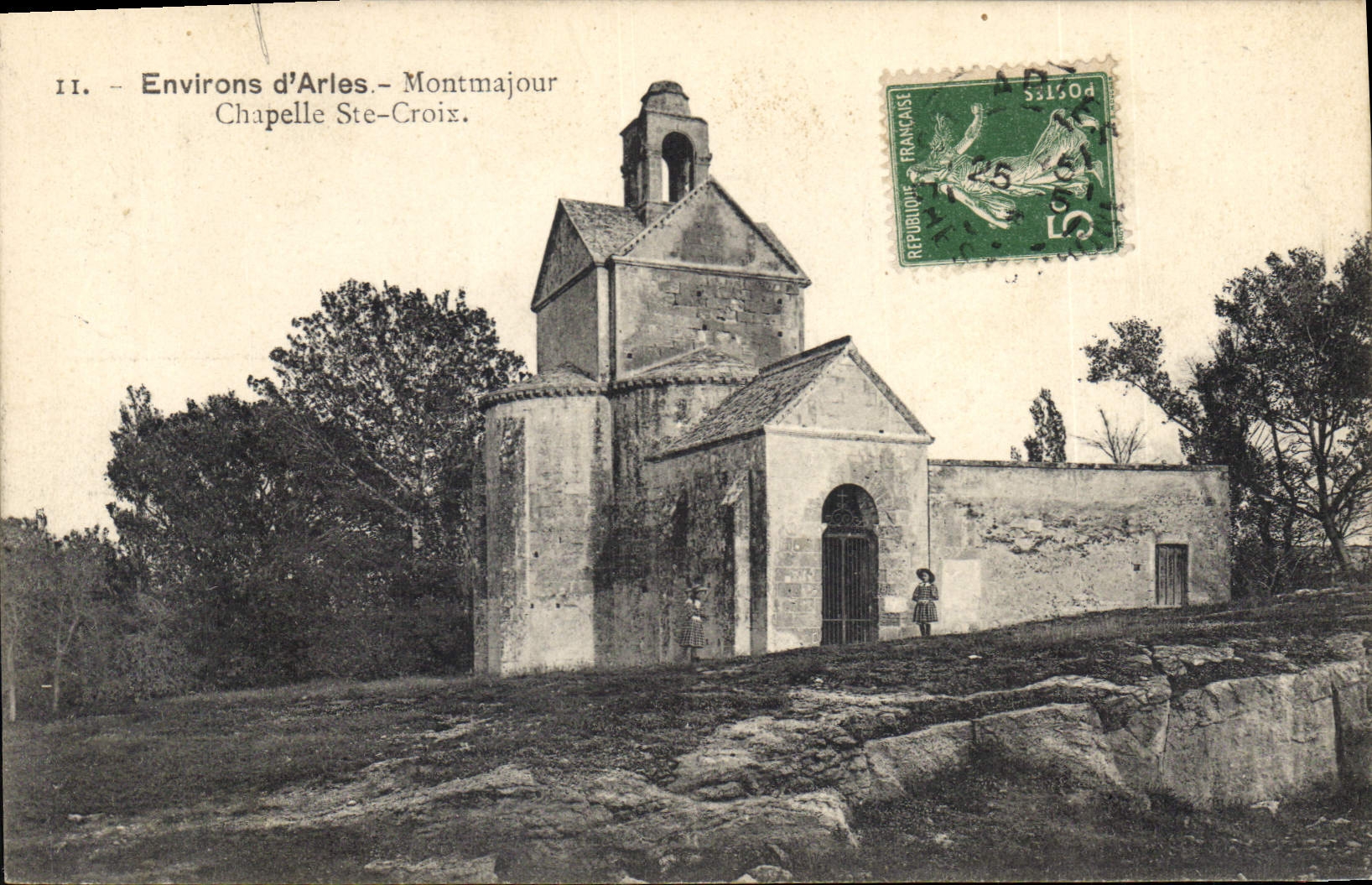 CPA Environs d'Arles Montmajour Chapelle Ste Croix 