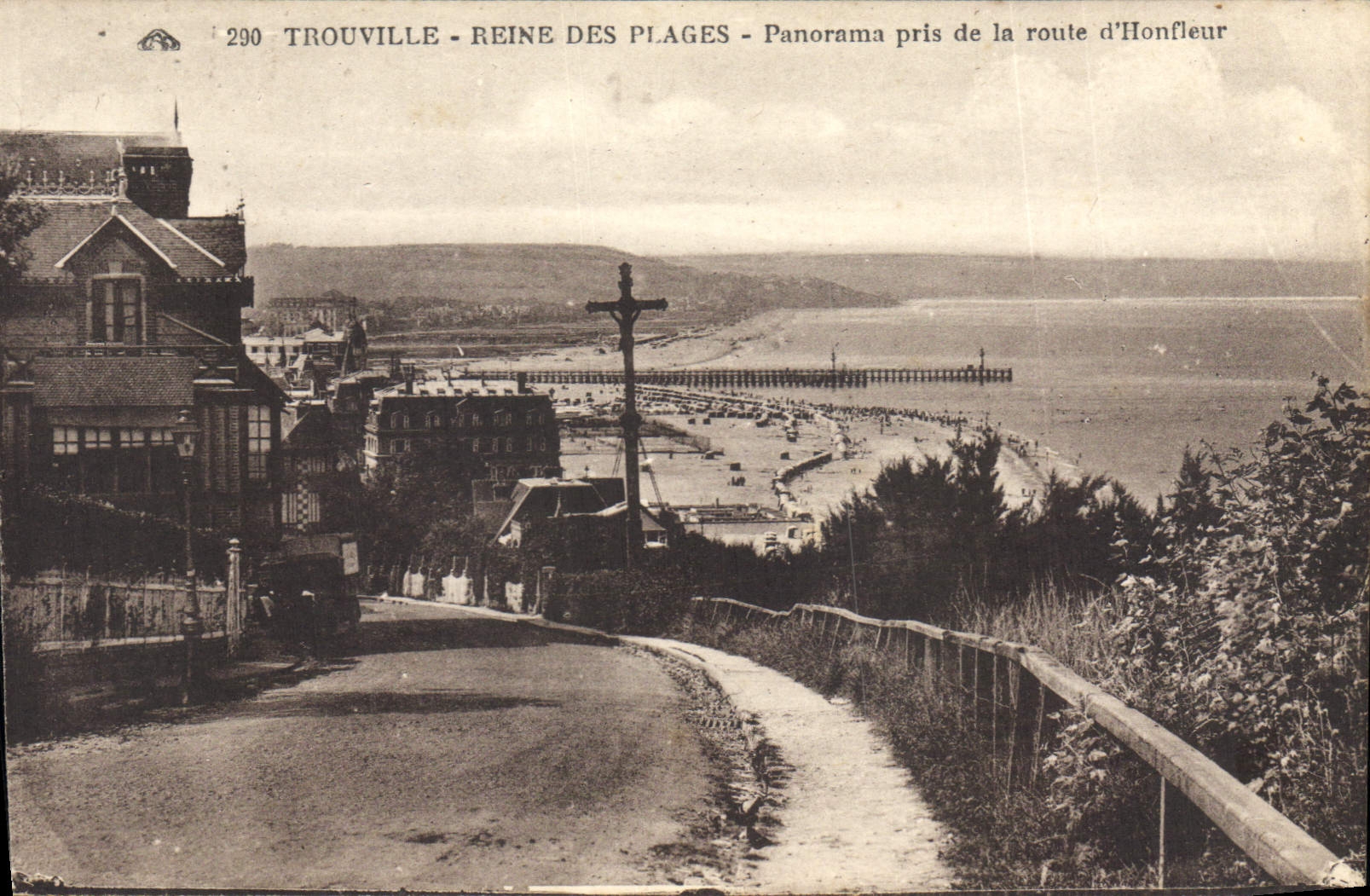 CPA Trouville Reine des Plages Panorama pris de la Route d'Honfleur 