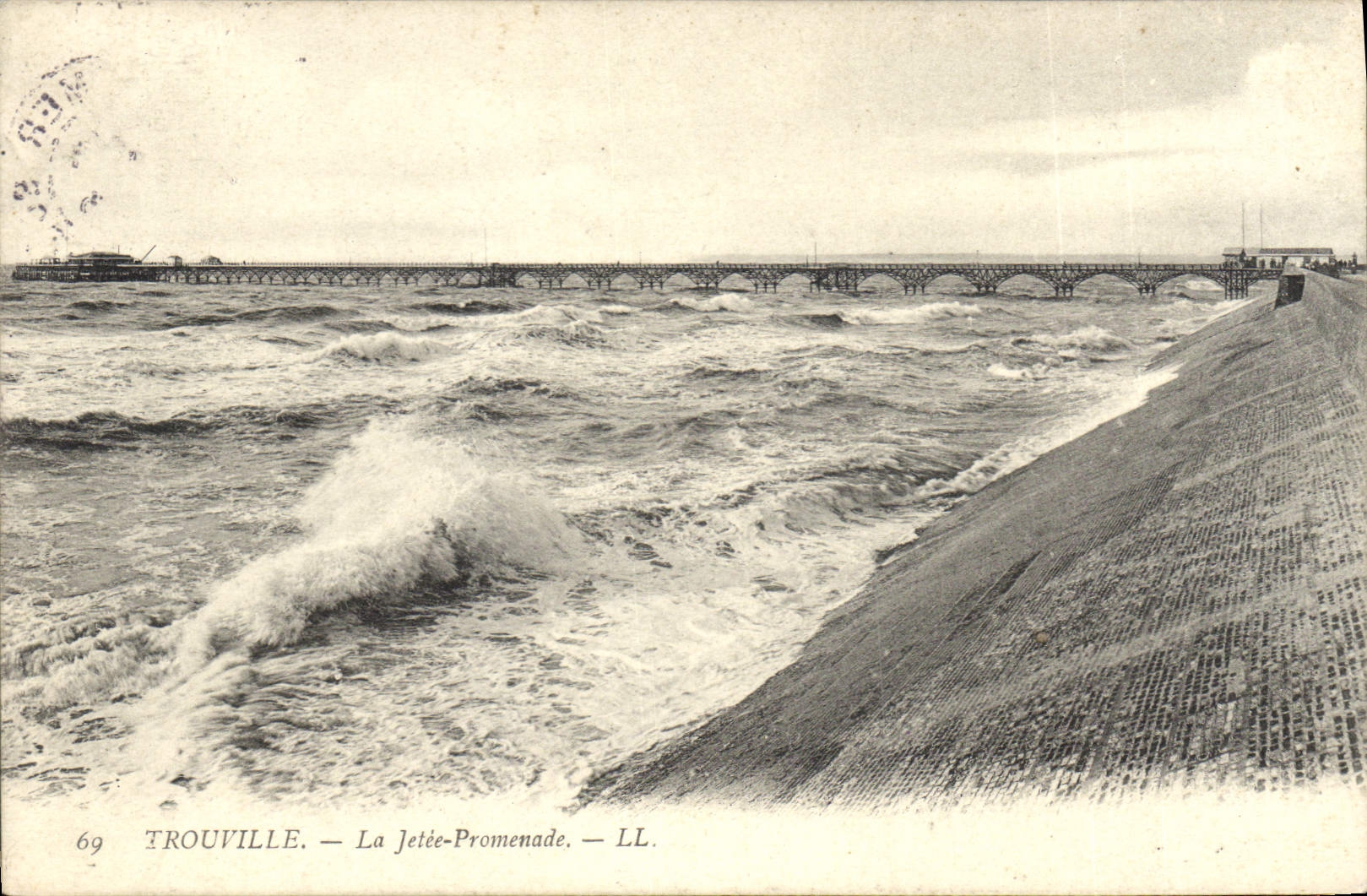 CPA Trouville la Jetee Promenade 