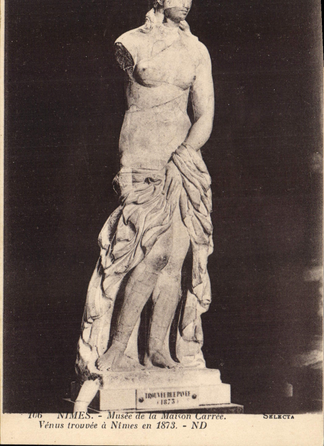 CPA Nimes Musee de la Maison Carree Venus trouvee a Nimes en 1873
