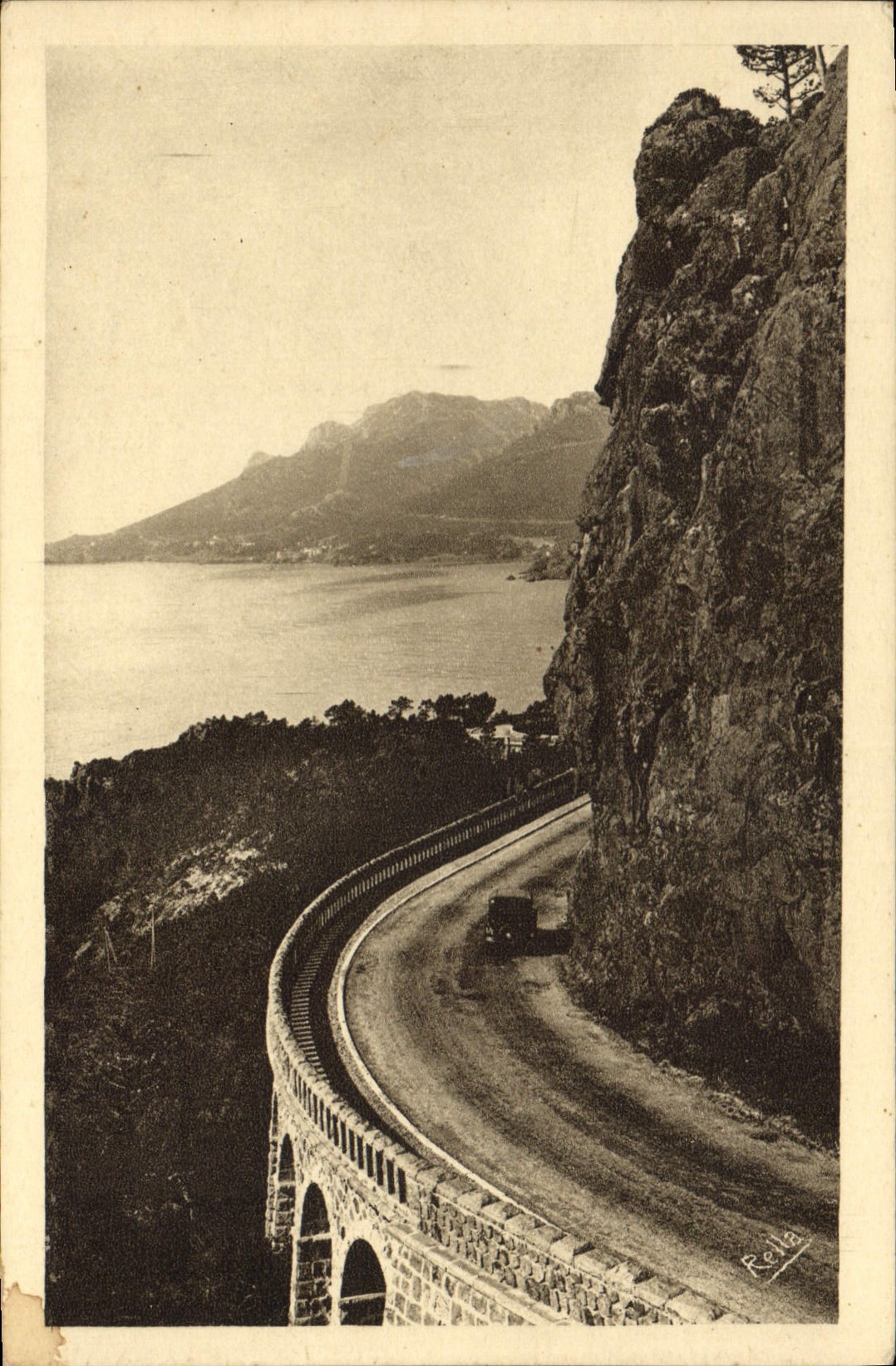 CPA Route de la Corniche d'Or entre Theoule et le Trayas 