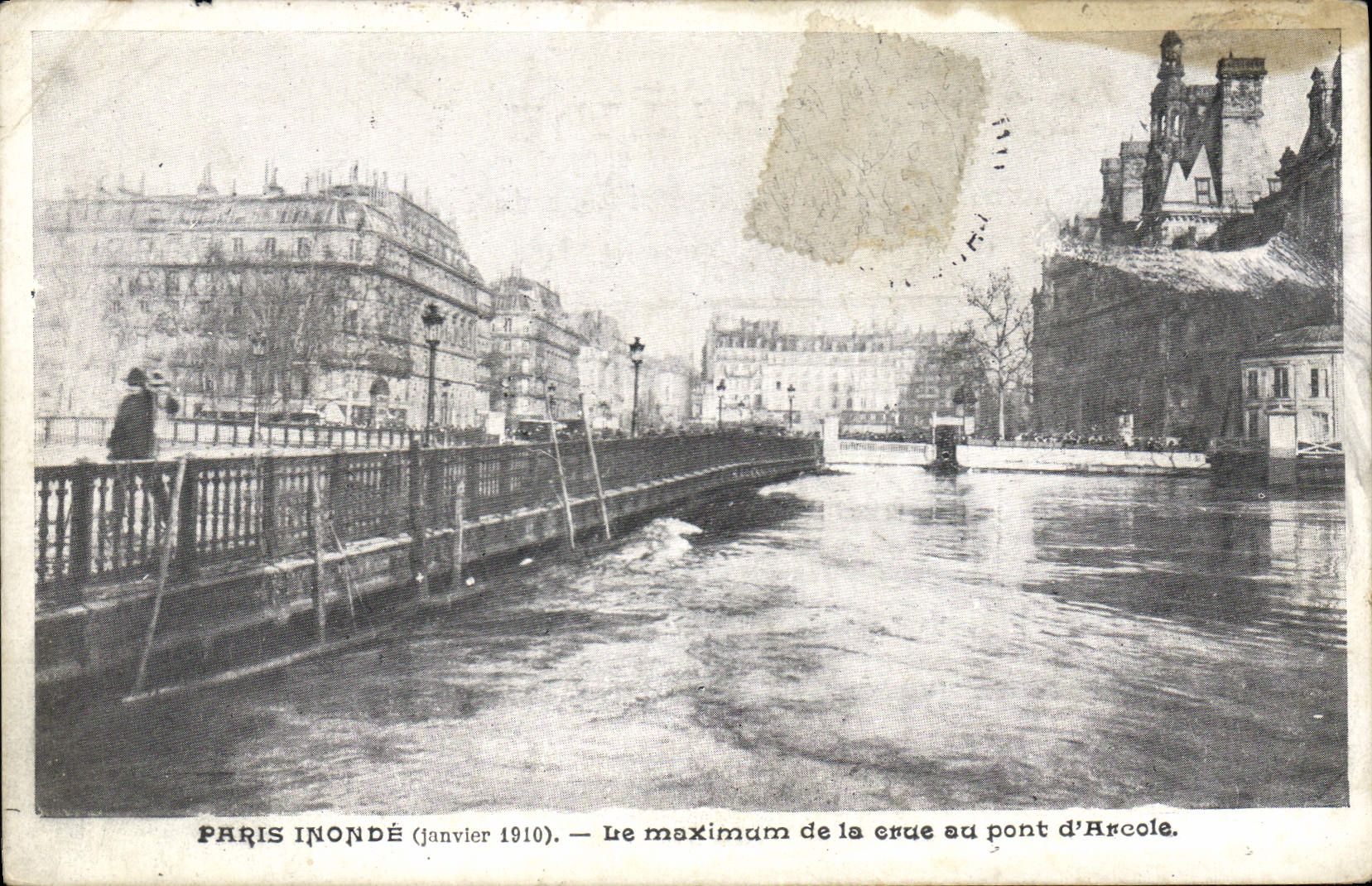 CPA Paris Inonde Janvier 1910 le maximum de la crue au Pont d'Arcole