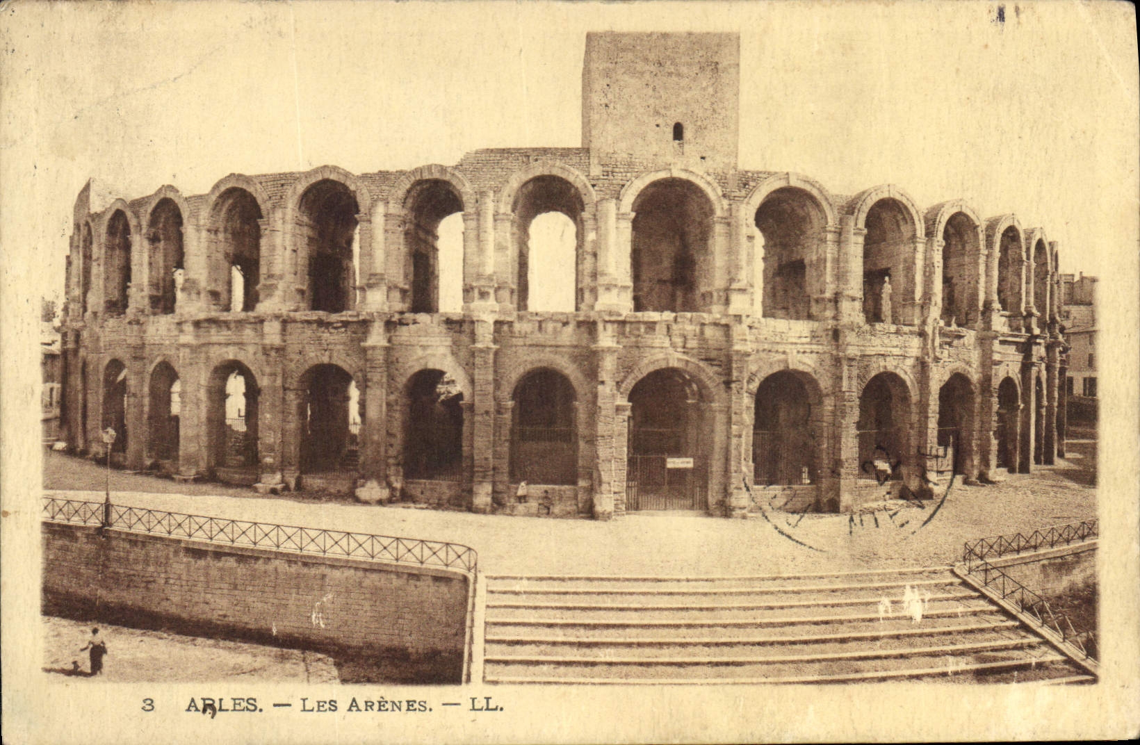 CPA Arles les Arenes 