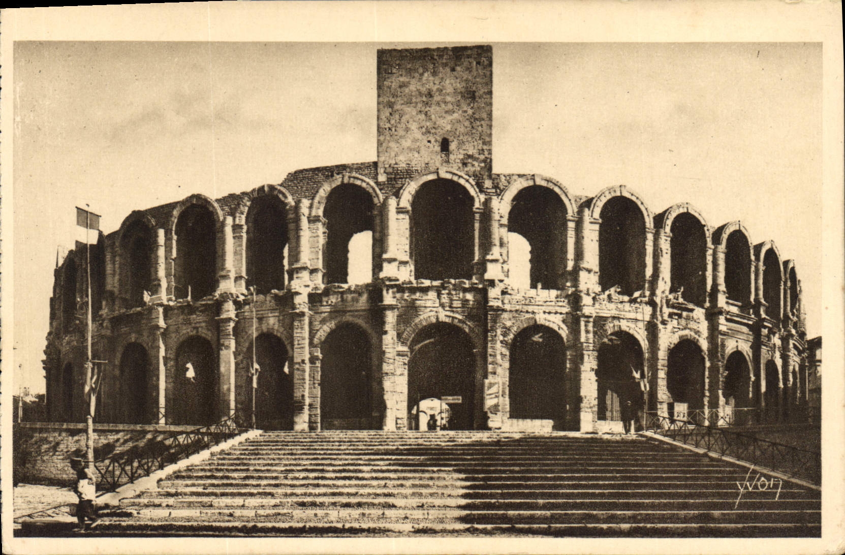CPA Arles Bouches du Rhone les Arenes 