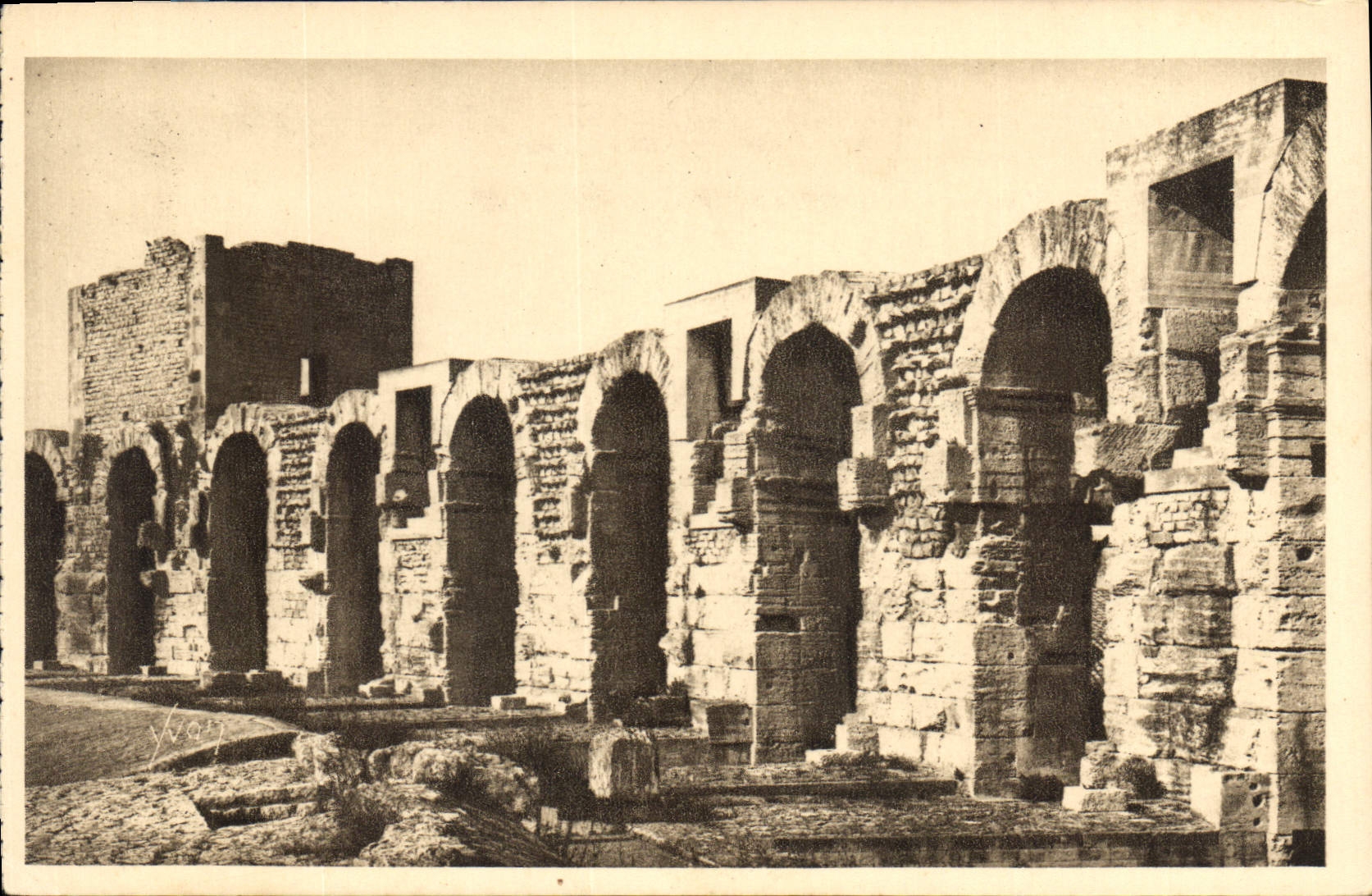 CPA Arles Bouches du Rhone les Arenes detail 