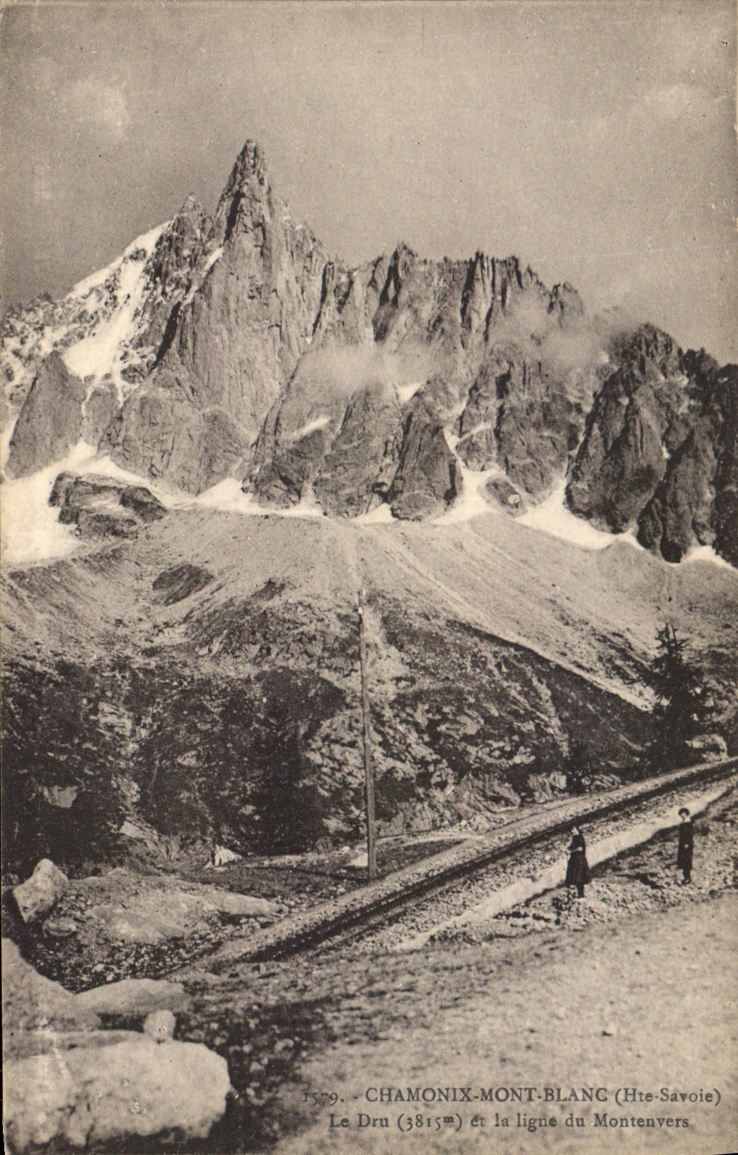 CPA Chamonix Mont Blanc Hte Savoie le Dru et la Ligne du Montenvers 
