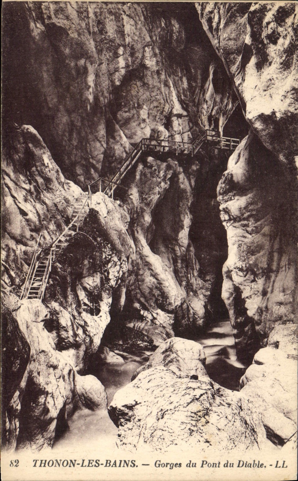 CPA Thonon les Bains Gorges du Pont du Diable