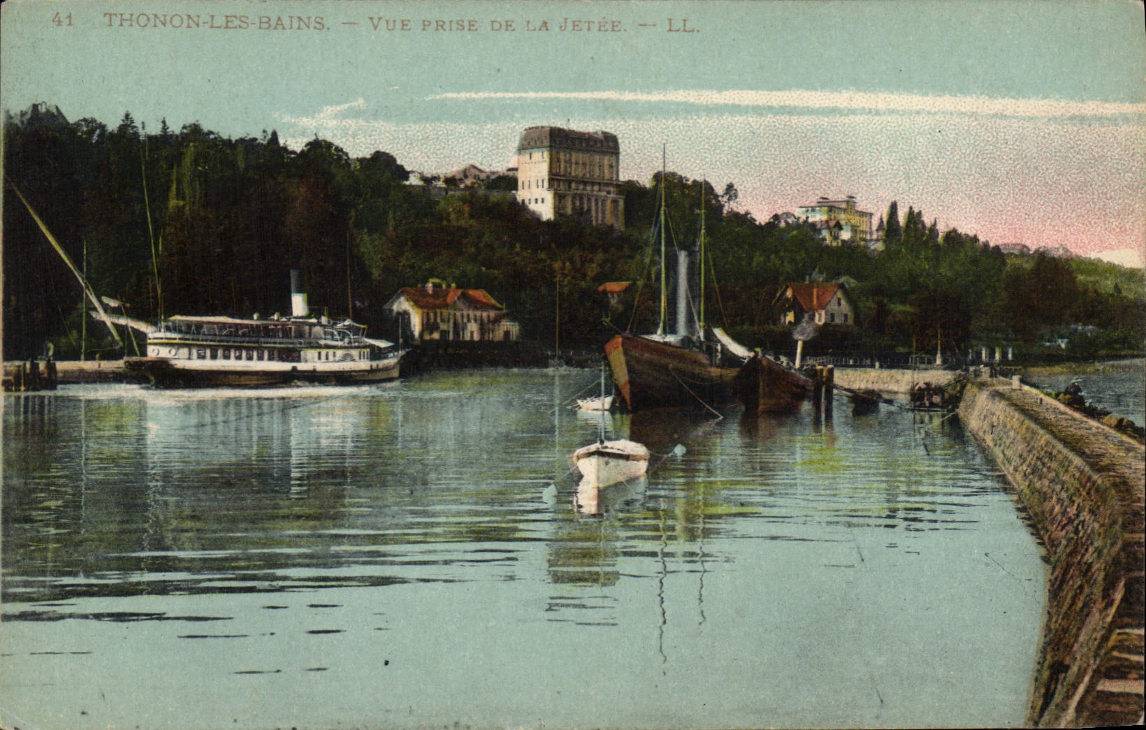CPA Thonon les Bains vue prise de la Jetee Bateaux