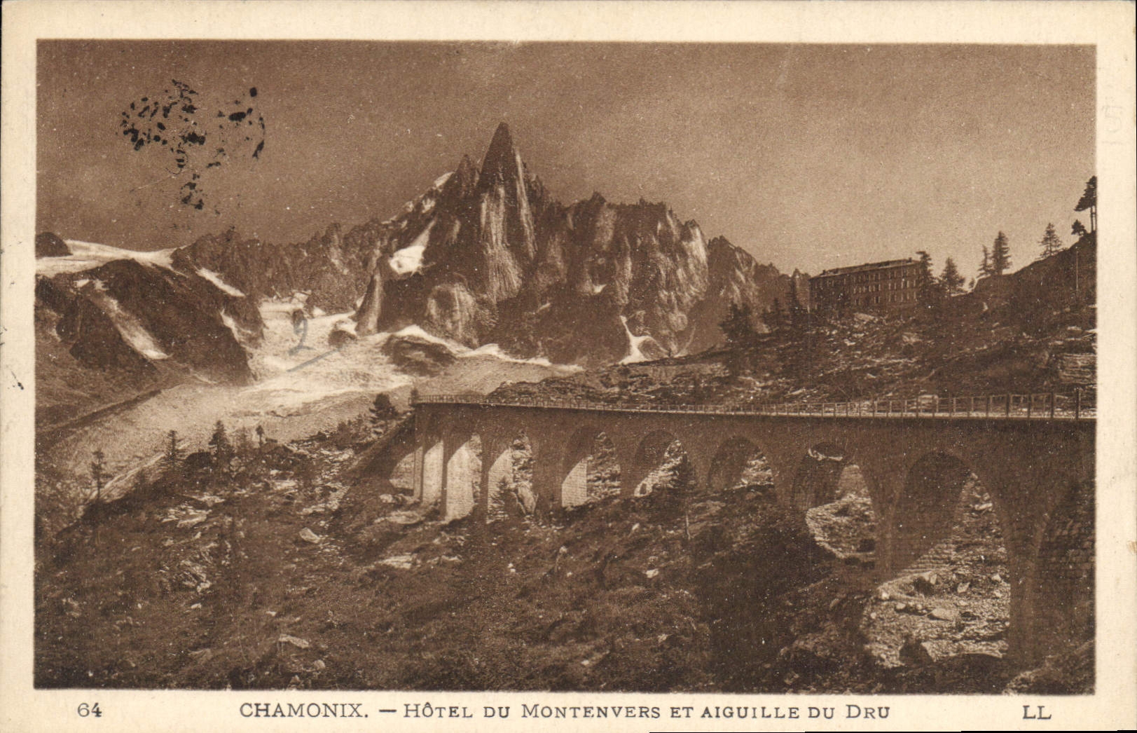 CPA Chamonix hotel du Montenvers et Aiguille du Dru 