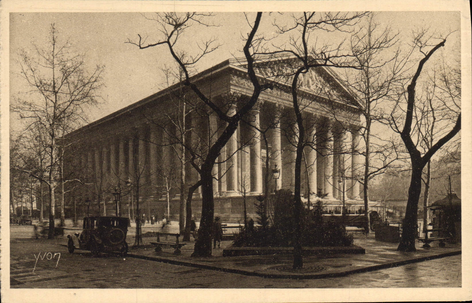 CPA Paris en Flanant Eglise de la Madeleine 