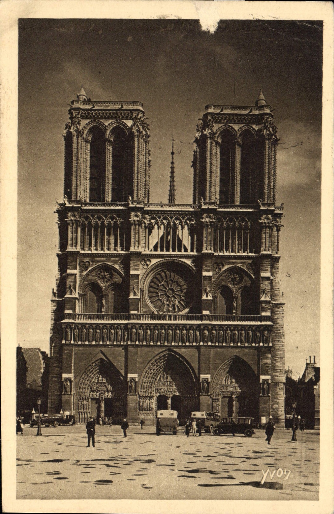 CPA Paris en Flanant Notre Dame facade
