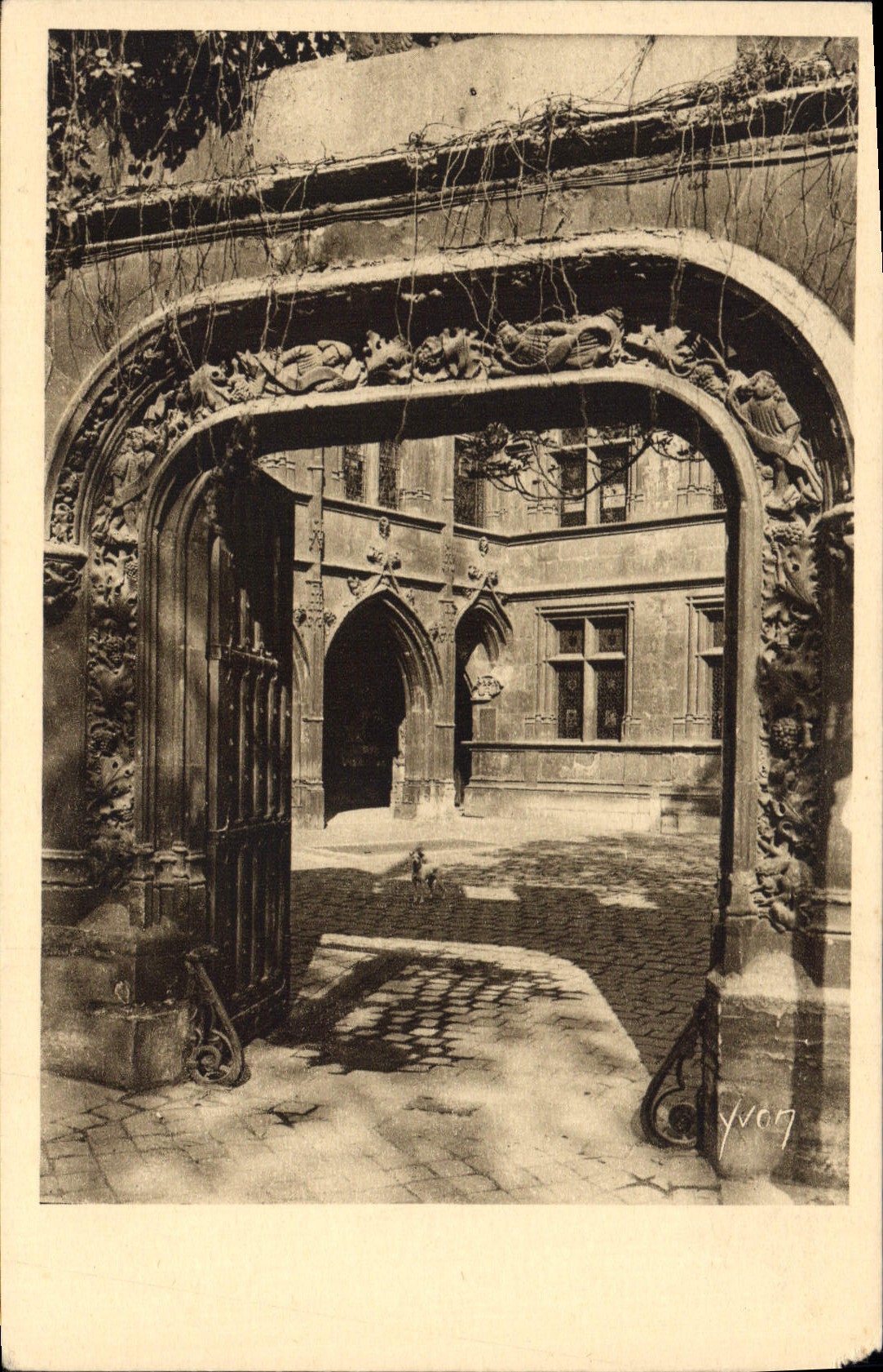 CPA Paris en Flanant Musee de Cluny Porte d'entree