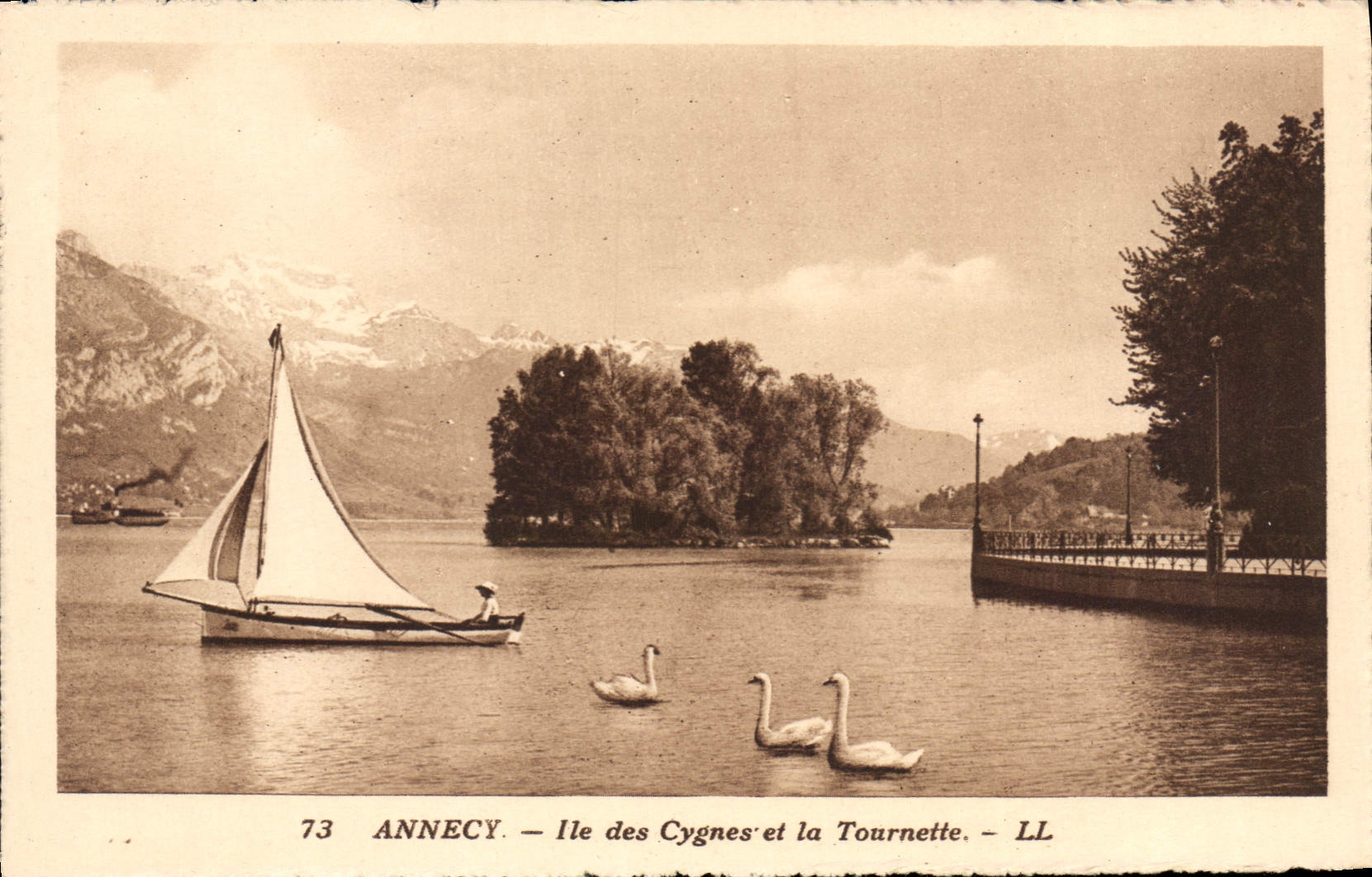 CPA Annecy Ile des Cygnes et la Tournette 