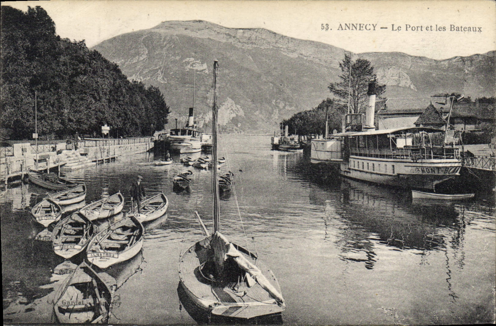 CPA Annecy Le Port et les Bateaux 